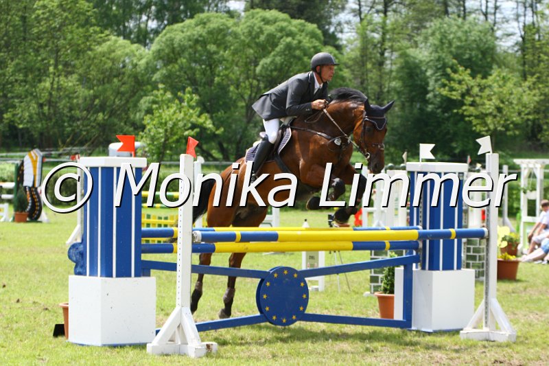 005M6651_Lavarius_L Springen.JPG